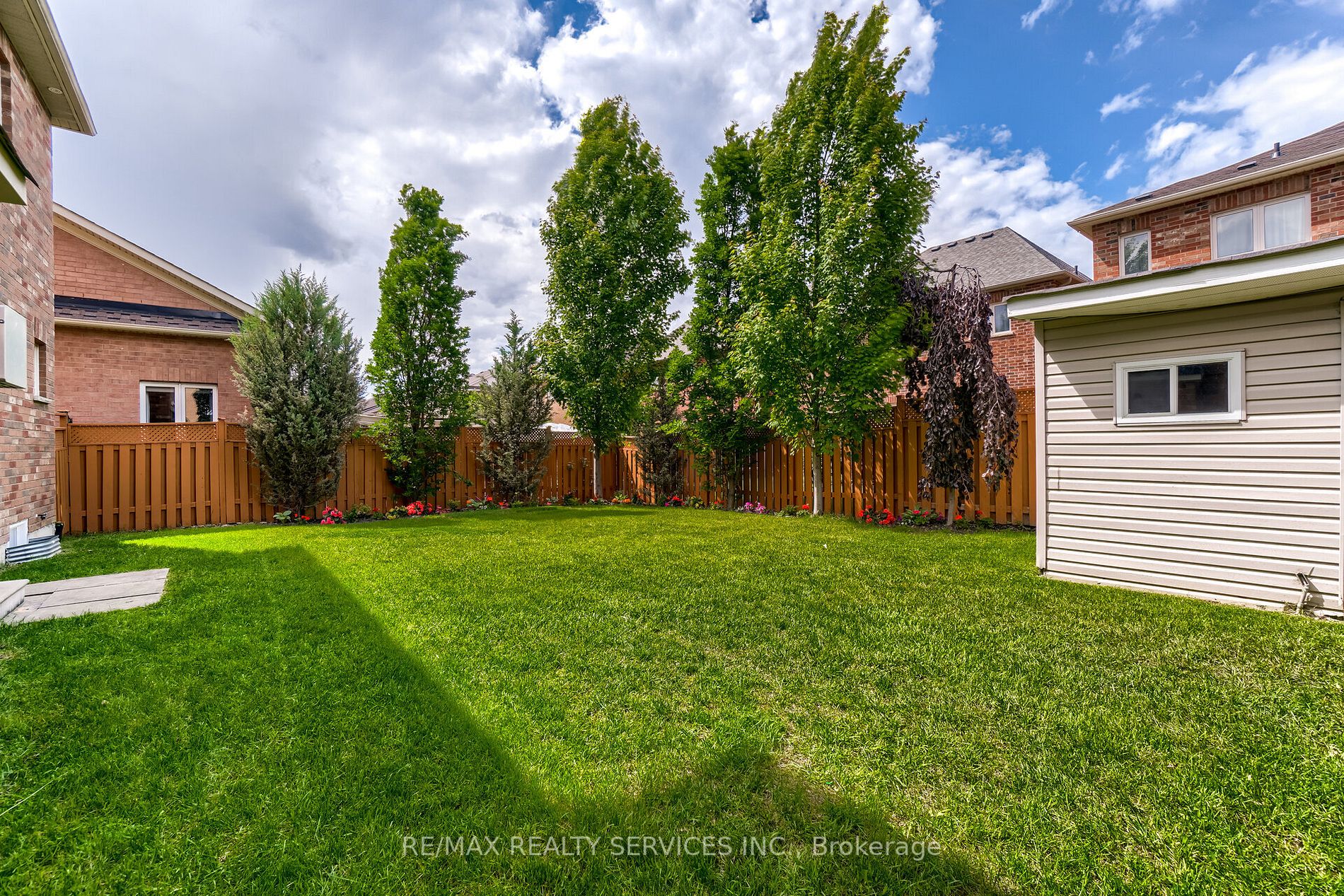 12 Mount Royal Circ