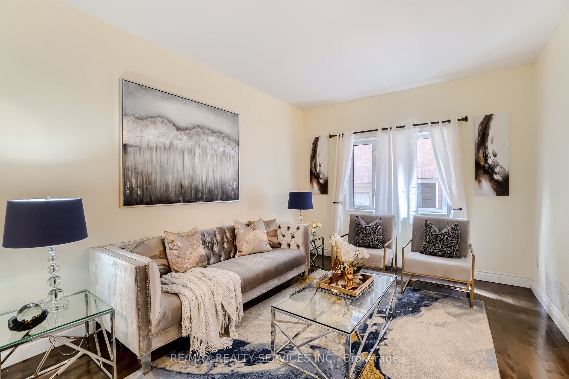 12 Mount Royal Circ