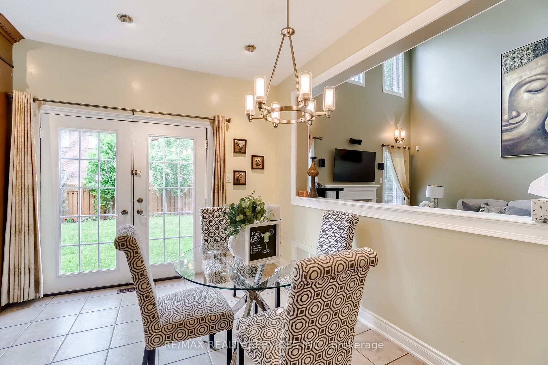 12 Mount Royal Circ