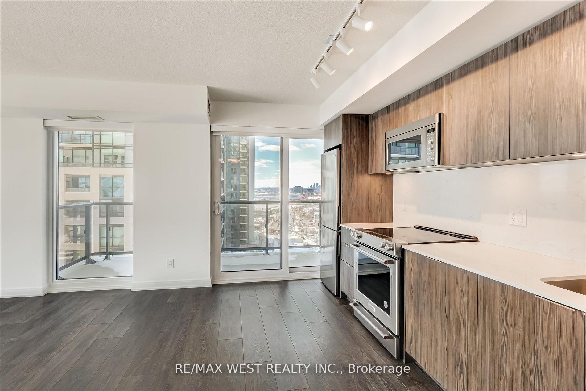 30 Samuel Wood Way, #1610