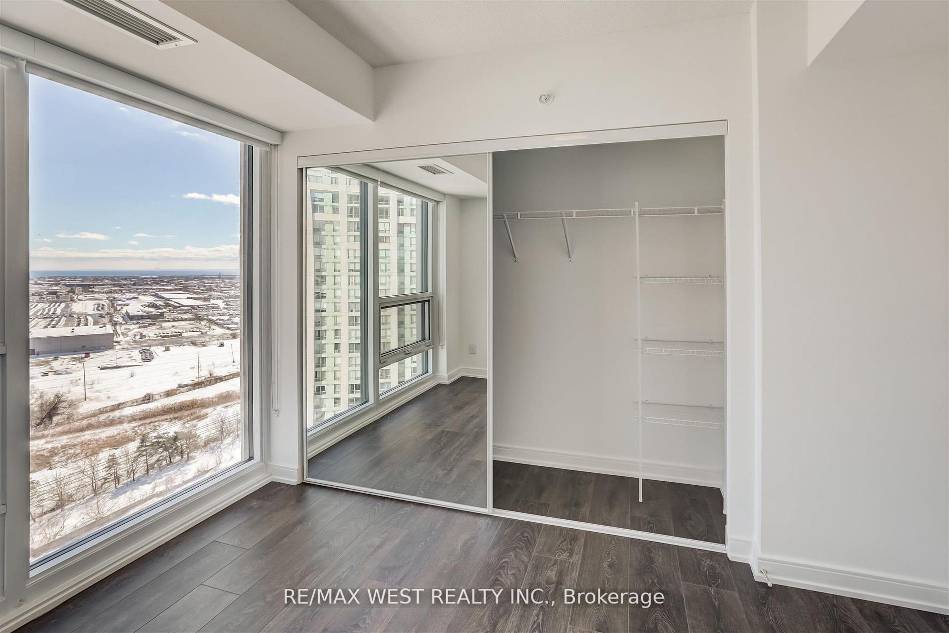 30 Samuel Wood Way, #1610