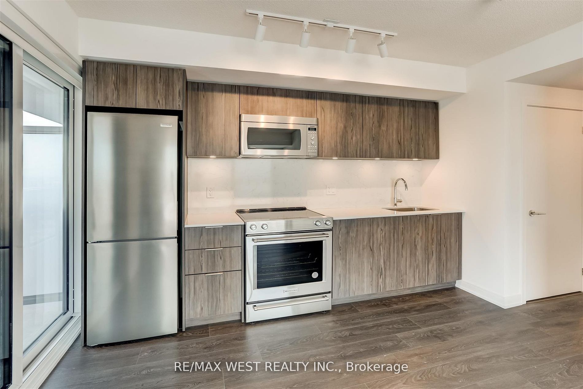 30 Samuel Wood Way, #1610
