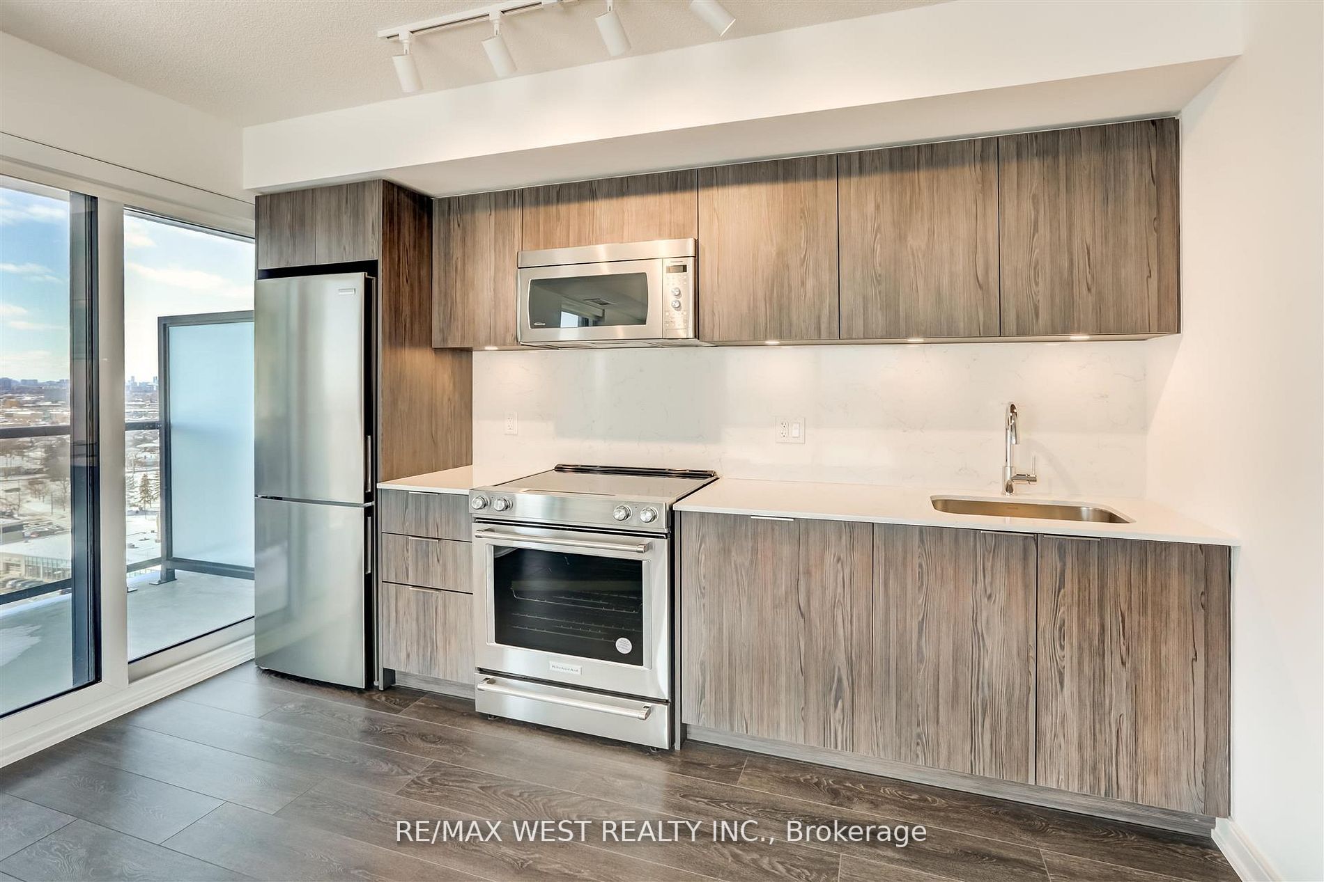 30 Samuel Wood Way, #1610