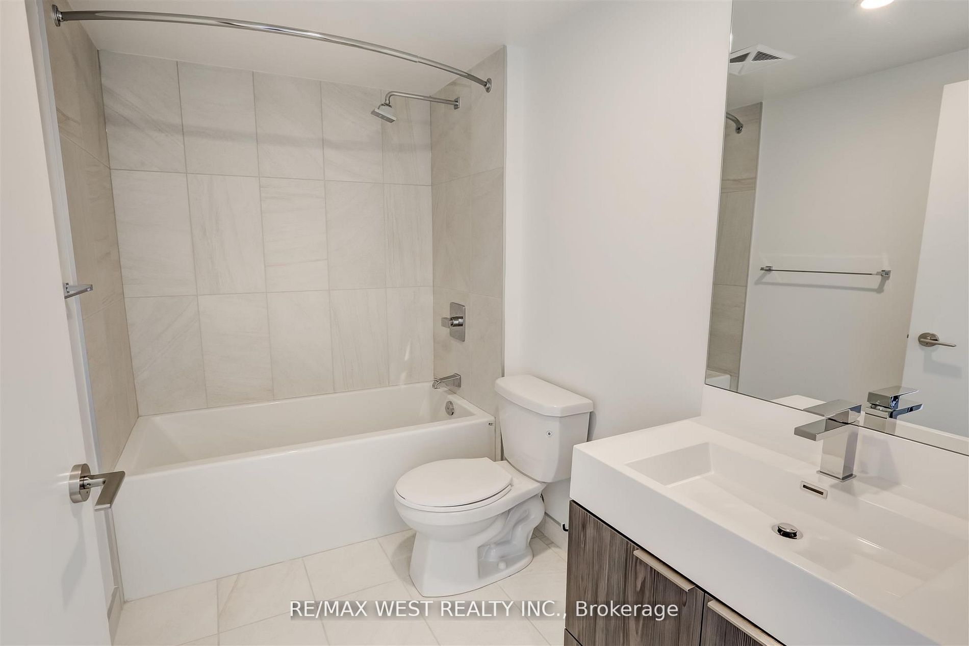 30 Samuel Wood Way, #1610