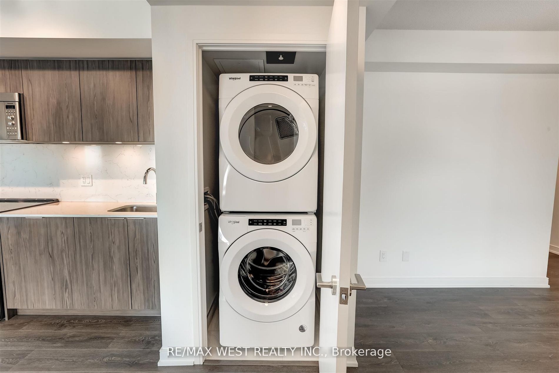 30 Samuel Wood Way, #1610