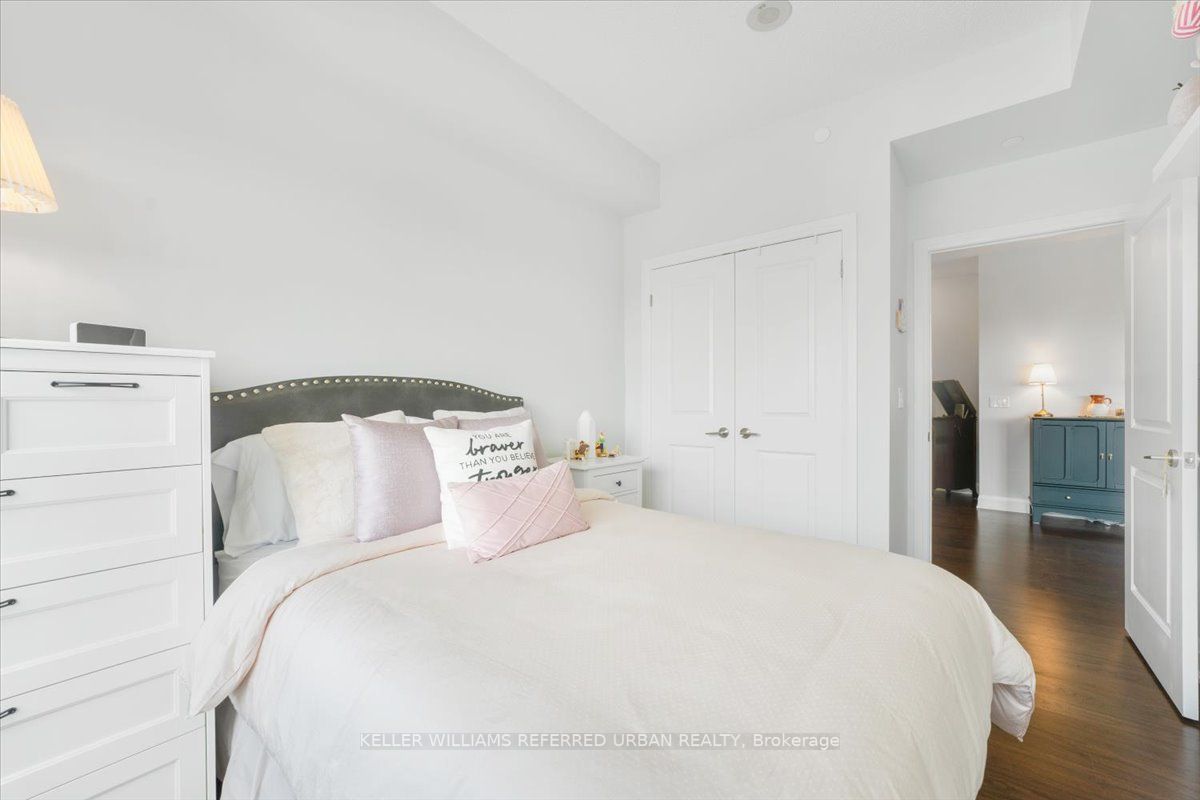25 Fontenay Court, #808