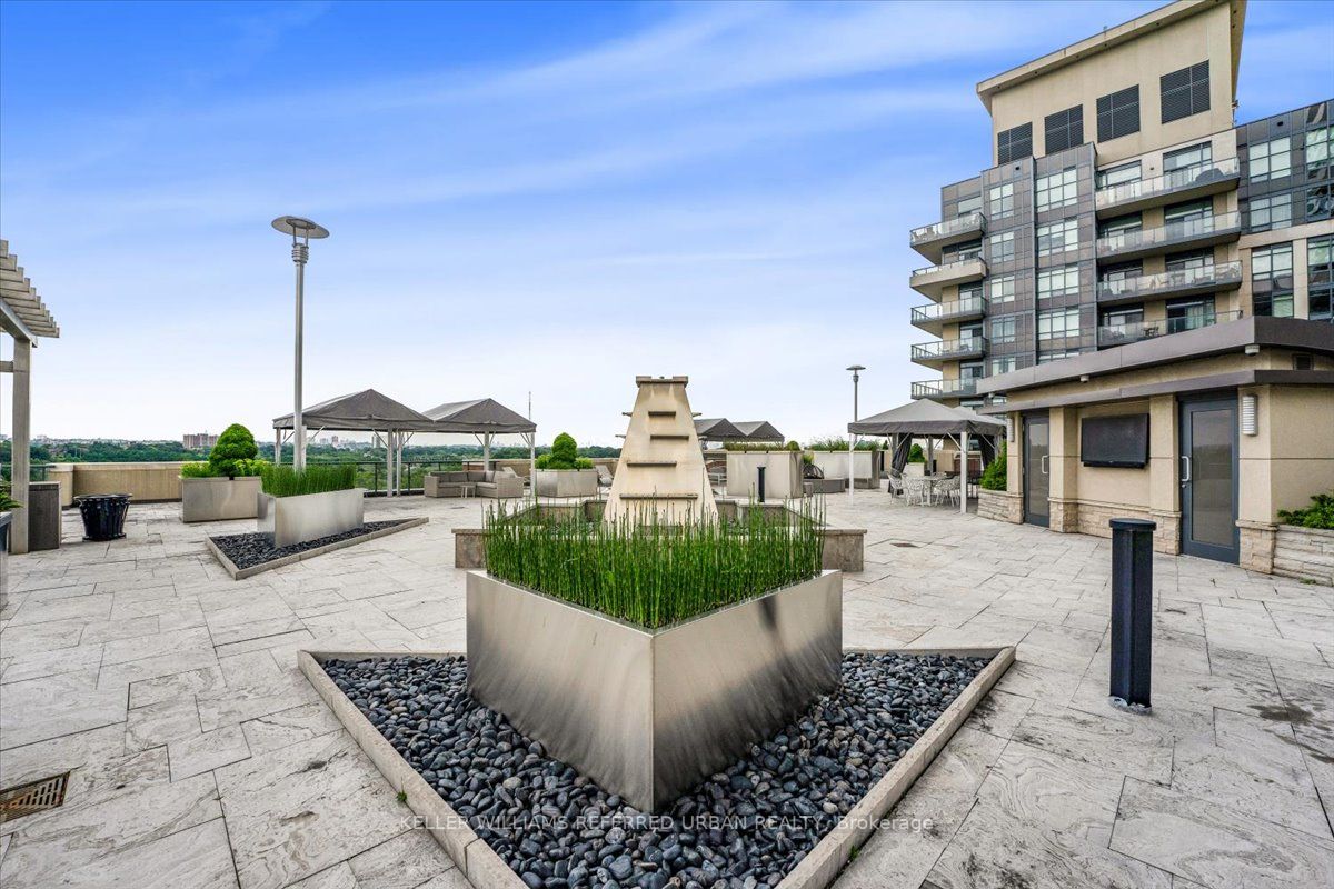25 Fontenay Court, #808