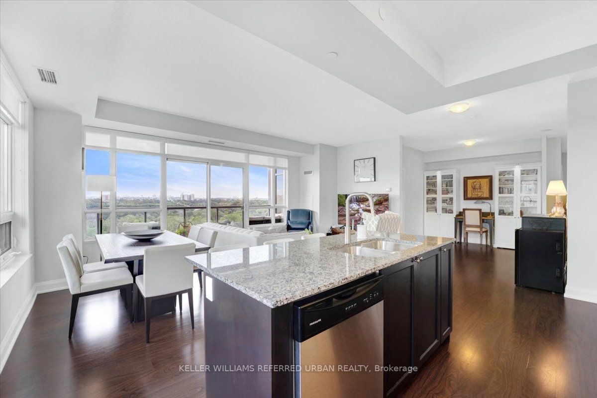 25 Fontenay Court, #808