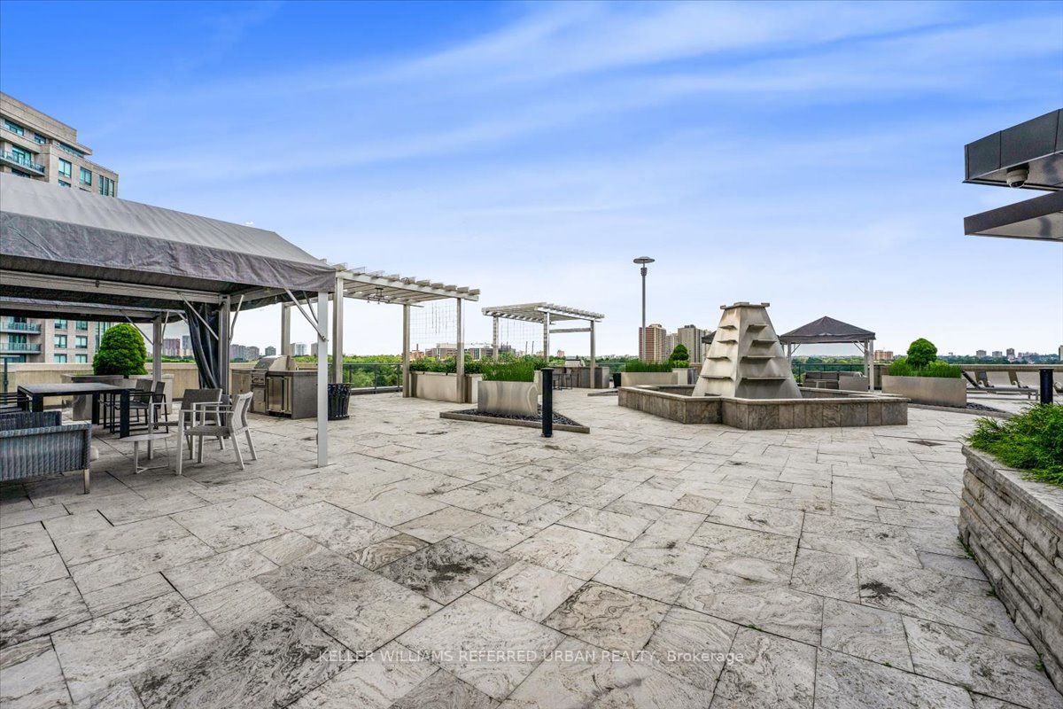 25 Fontenay Court, #808