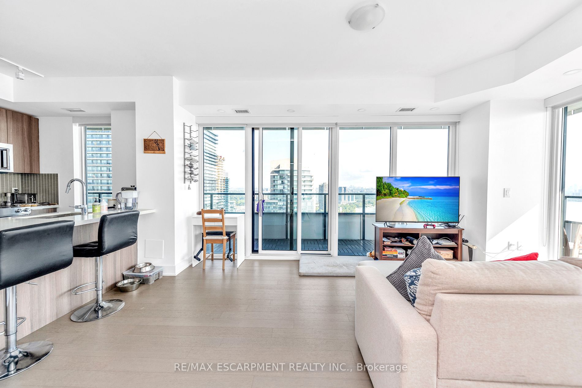 20 Shore Breeze Dr, #3407