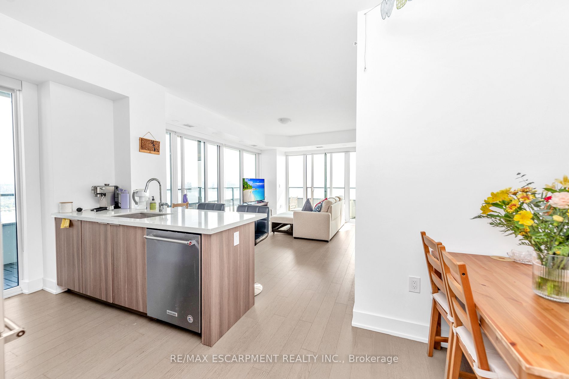 20 Shore Breeze Dr, #3407