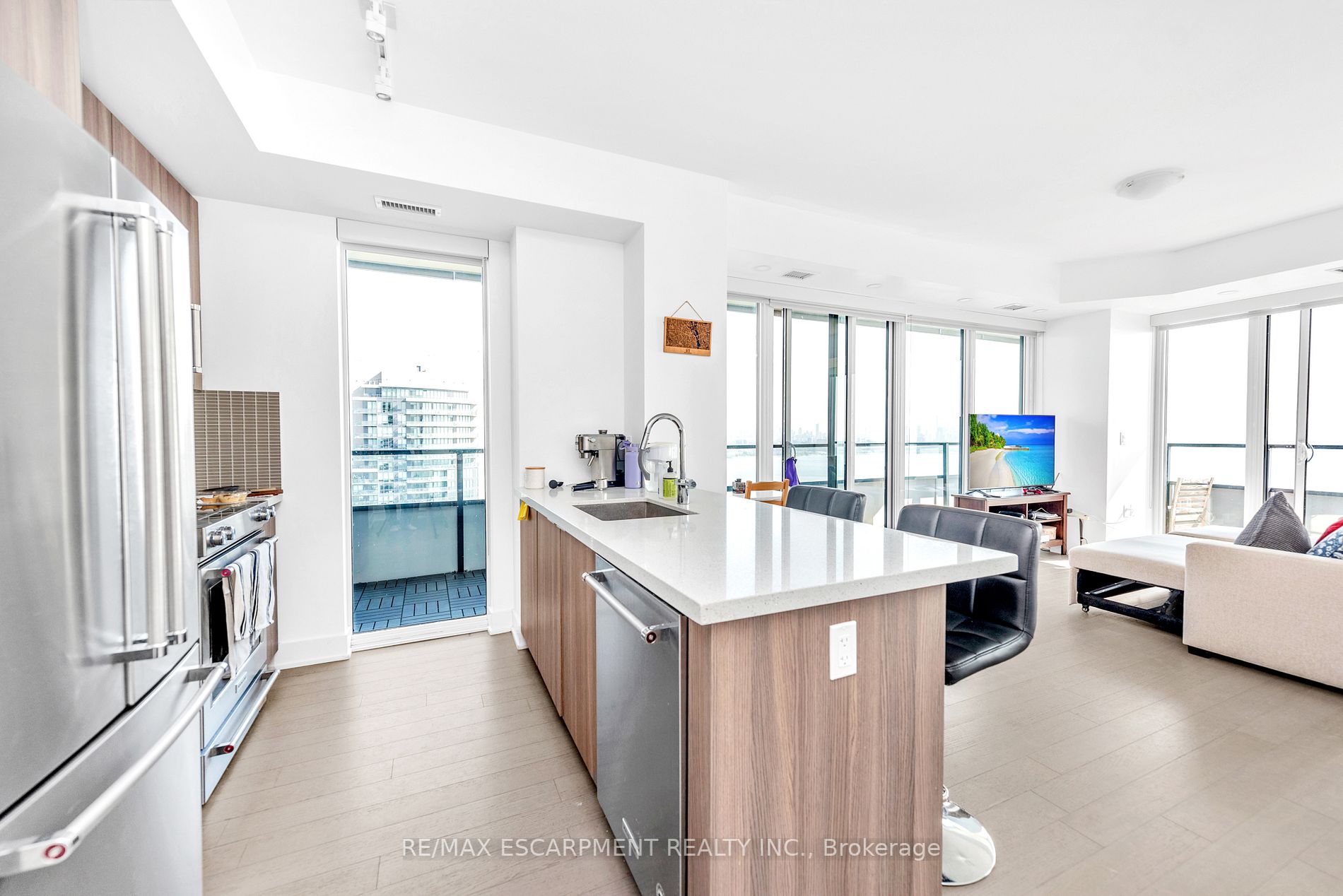 20 Shore Breeze Dr, #3407