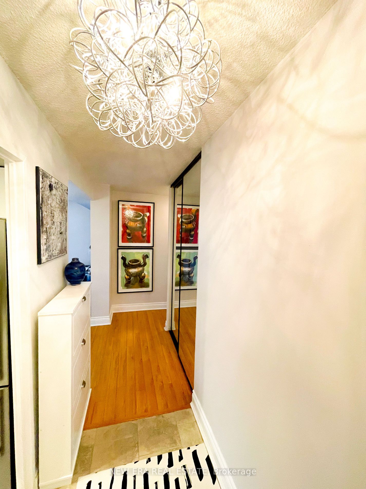 50 Quebec Ave, #204