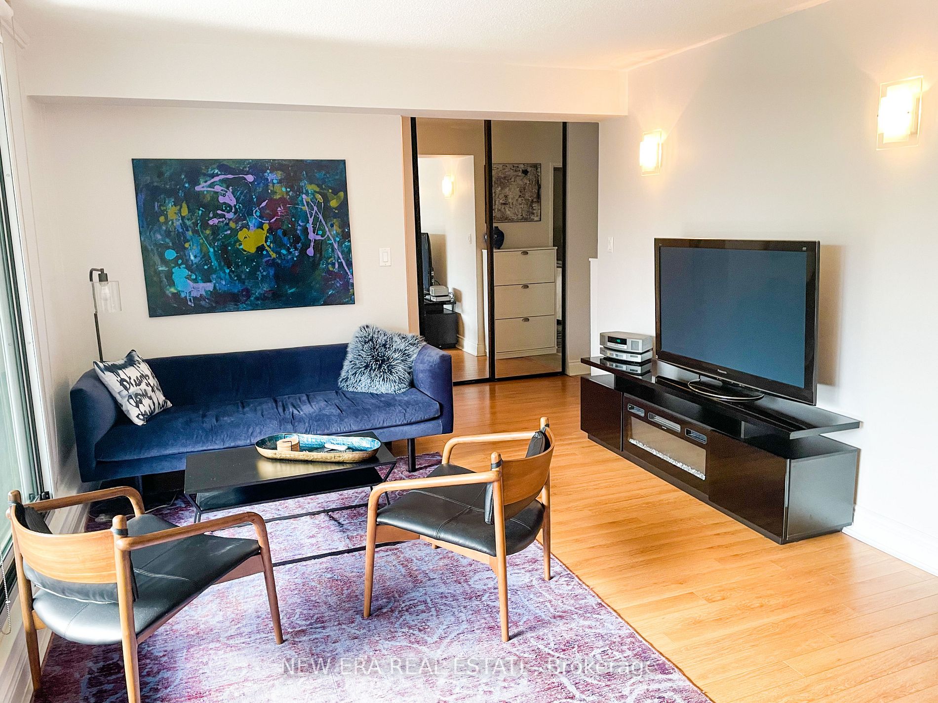 50 Quebec Ave, #204