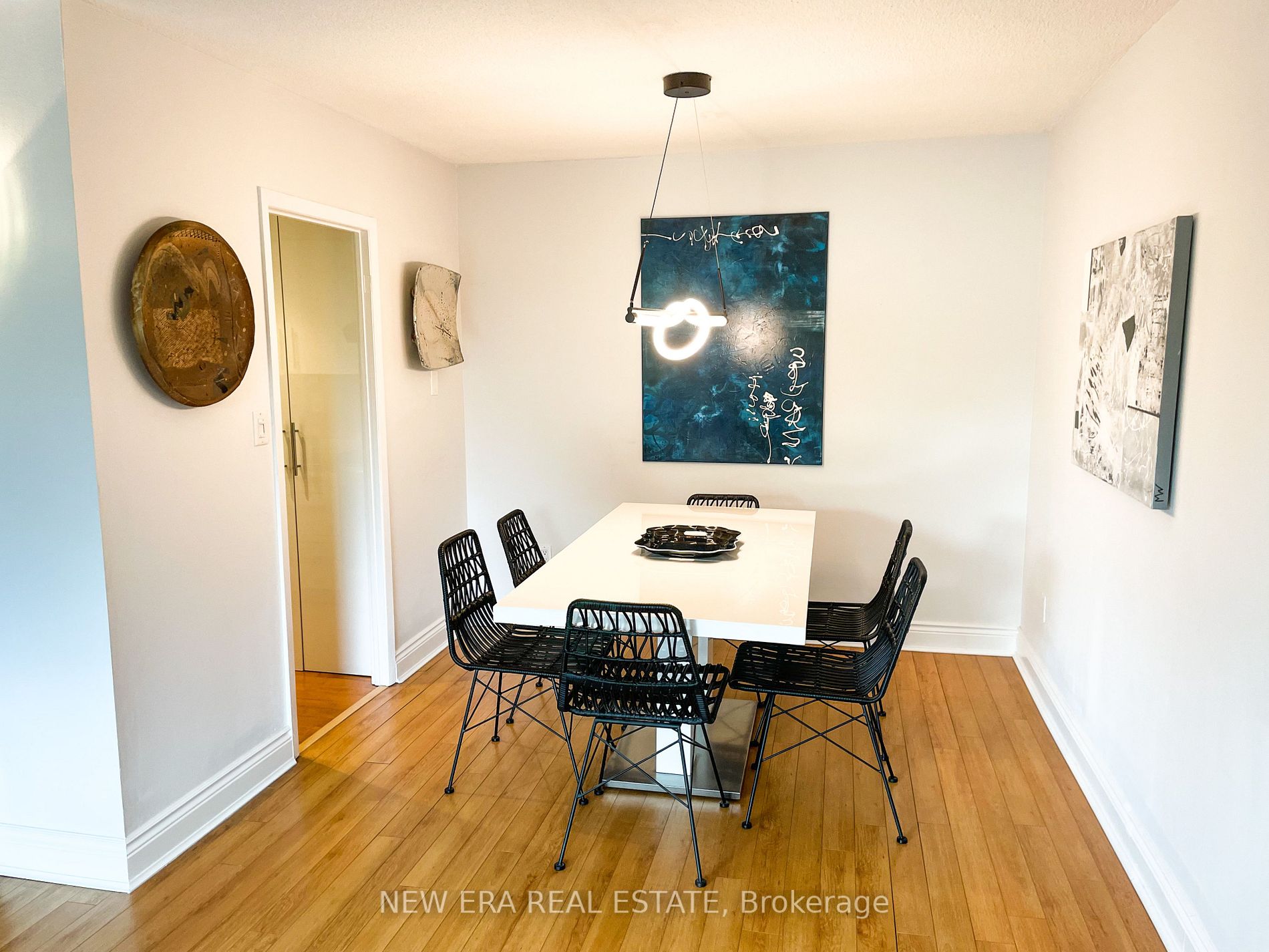 50 Quebec Ave, #204