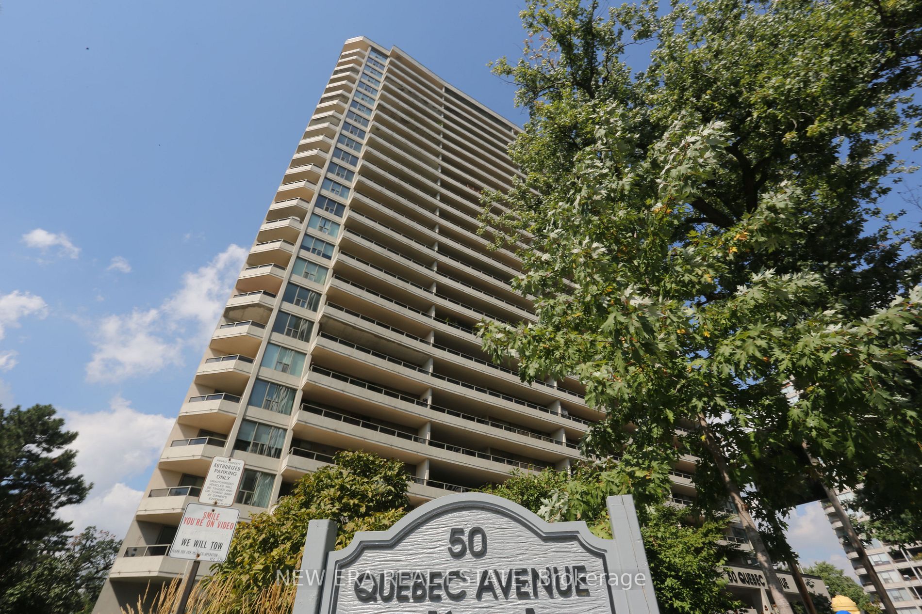 50 Quebec Ave, #204