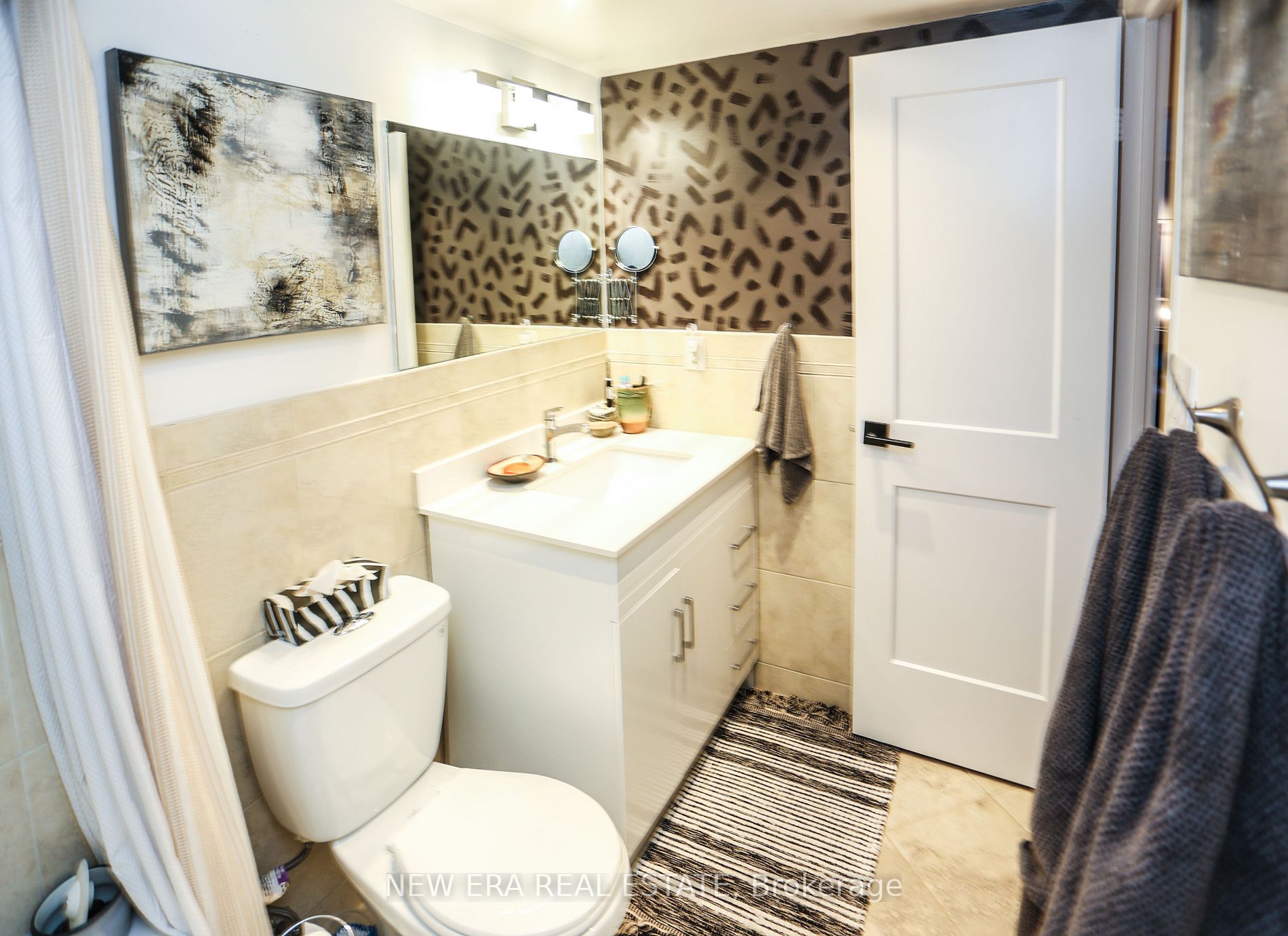 50 Quebec Ave, #204