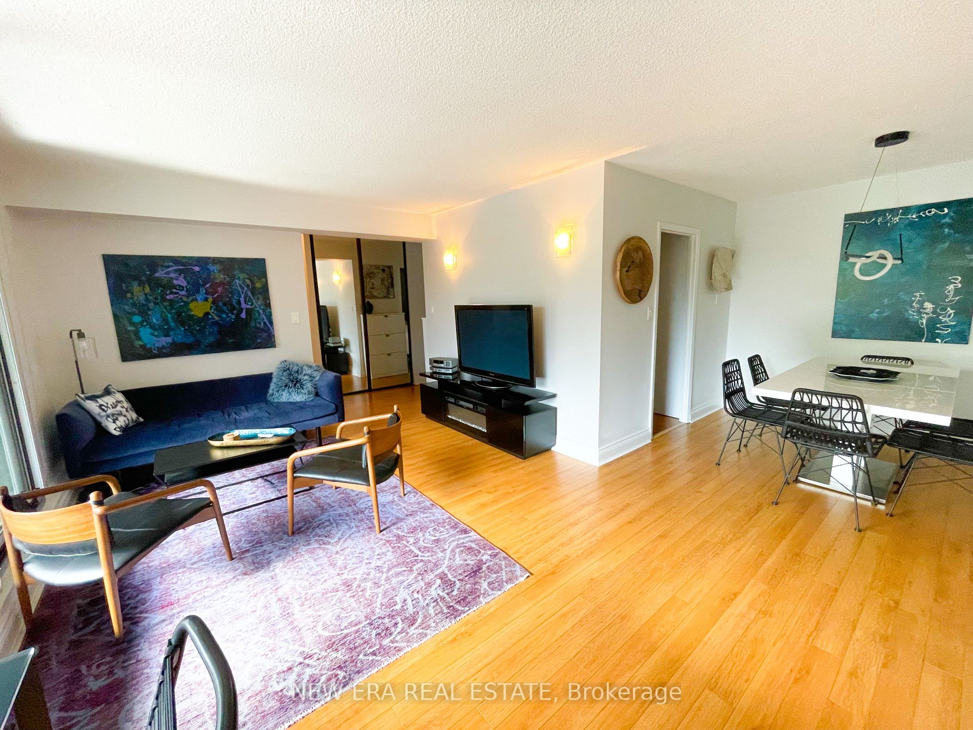 50 Quebec Ave, #204