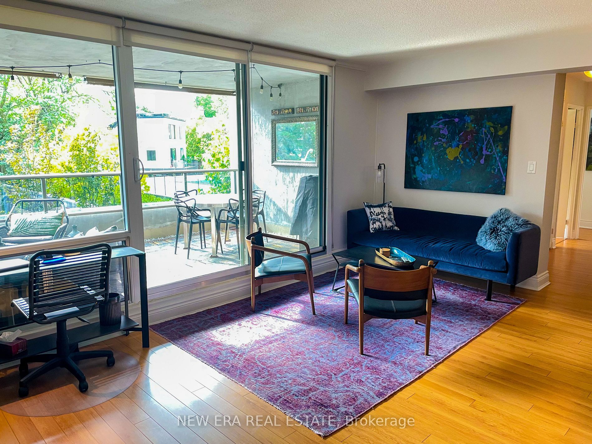 50 Quebec Ave, #204