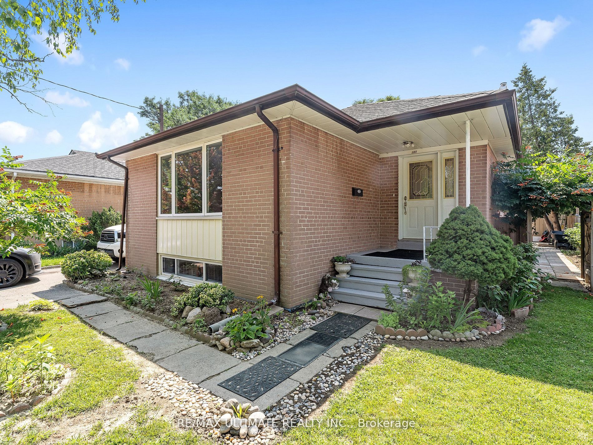 189 Elmhurst Dr