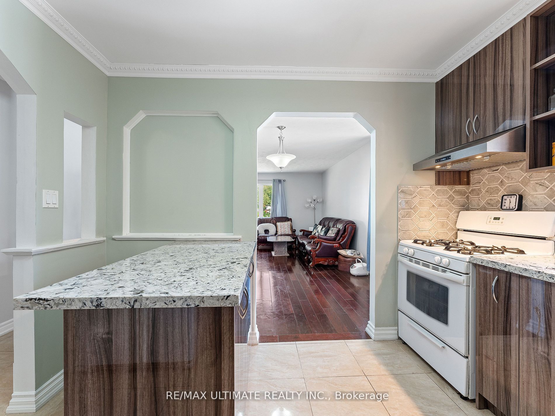 189 Elmhurst Dr