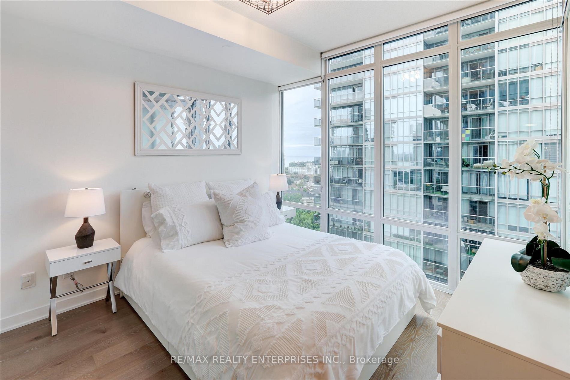 90 Park Lawn Rd, #2203