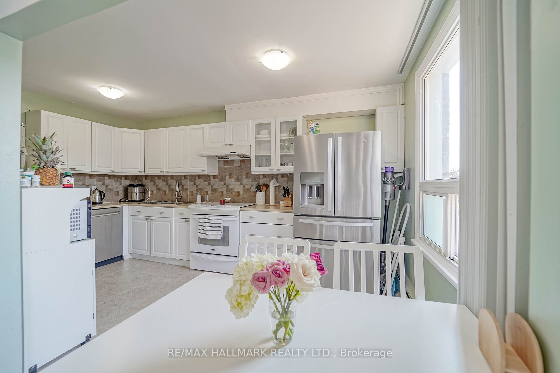 1195 Lakeshore Rd E