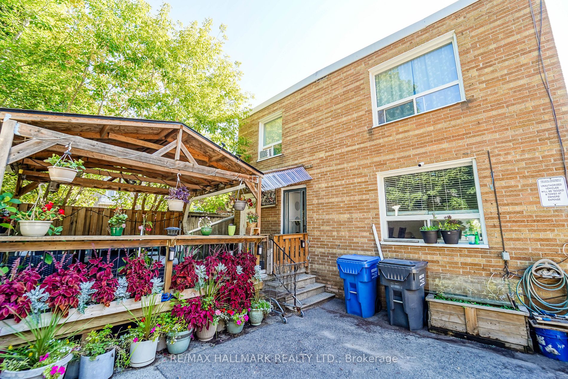1195 Lakeshore Rd E