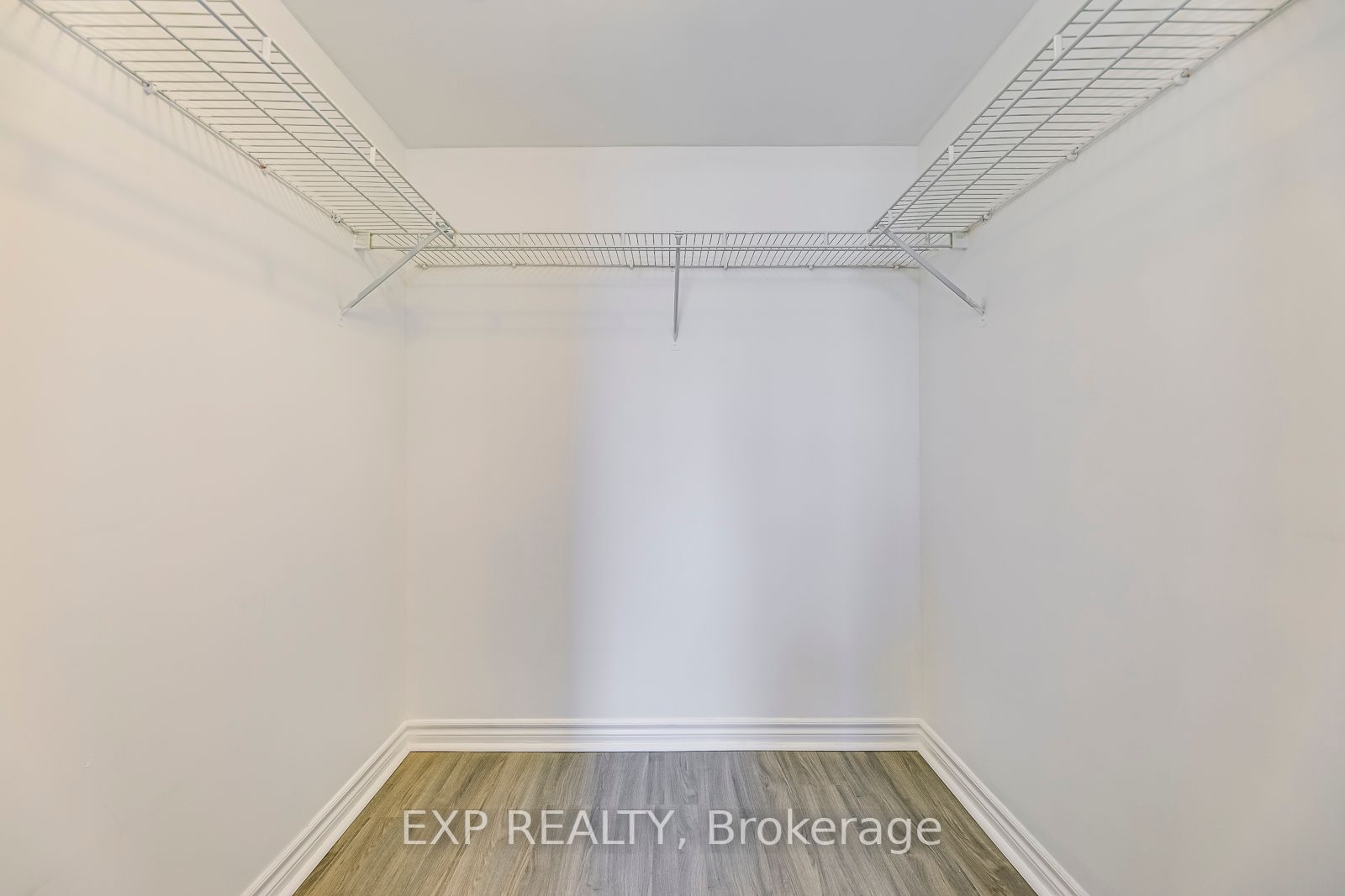 25 Kingsbridge Garden Circ, #1216