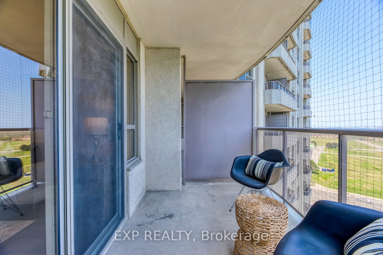 25 Kingsbridge Garden Circ, #1216