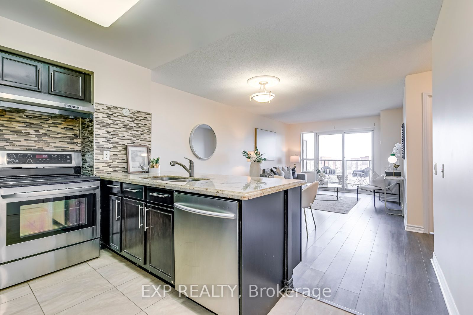 25 Kingsbridge Garden Circ, #1216