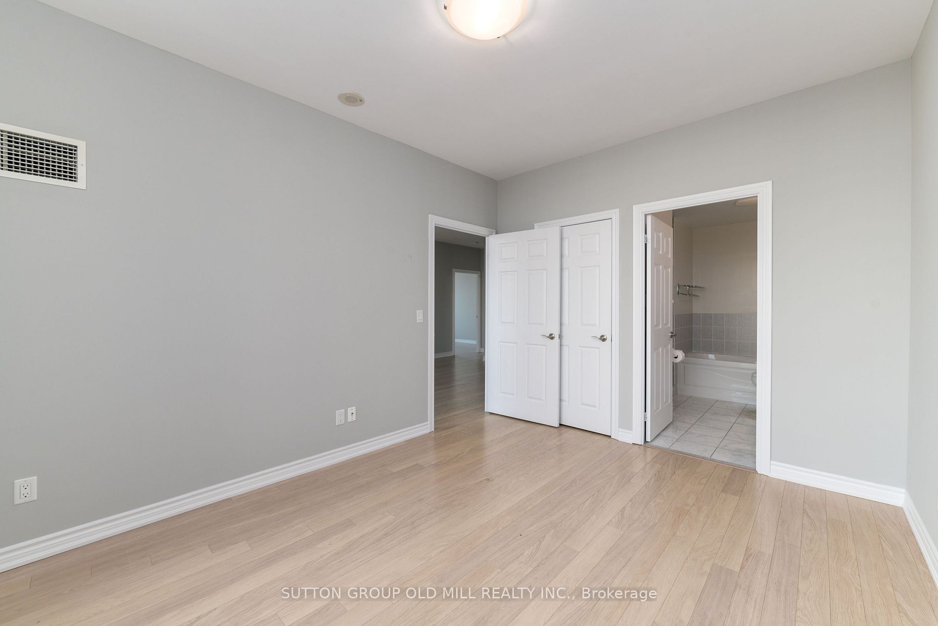 1135 Royal York Rd, #917