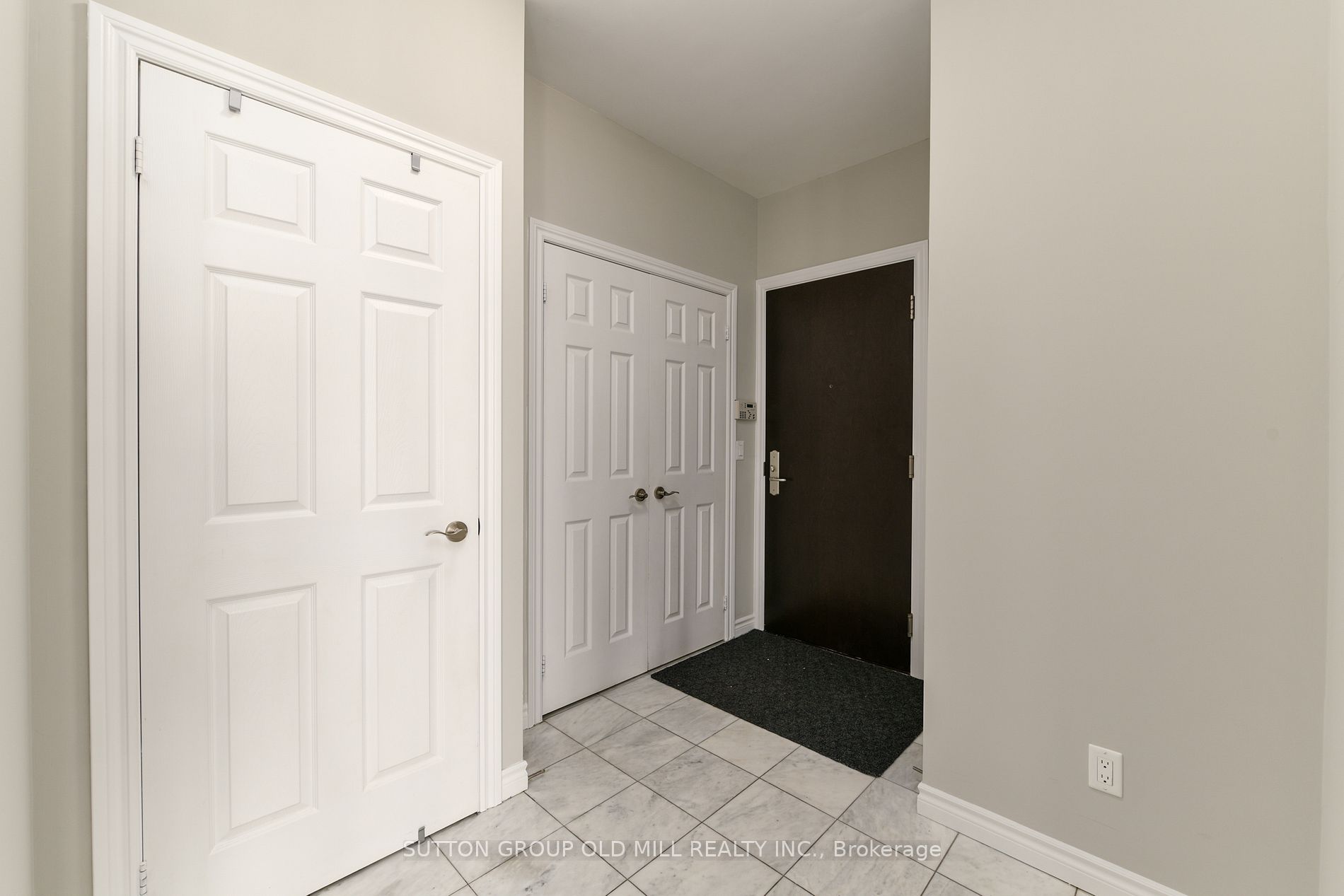 1135 Royal York Rd, #917