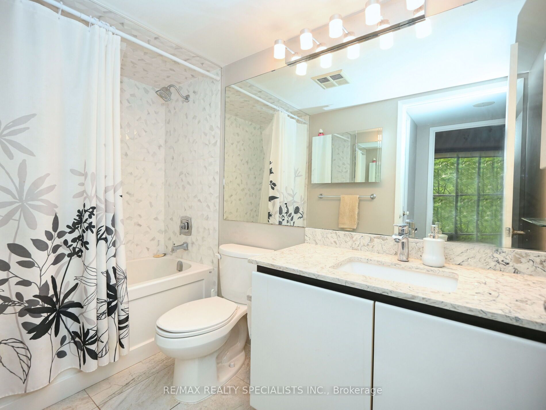 45 Kingsbridge Garden Circ, #308