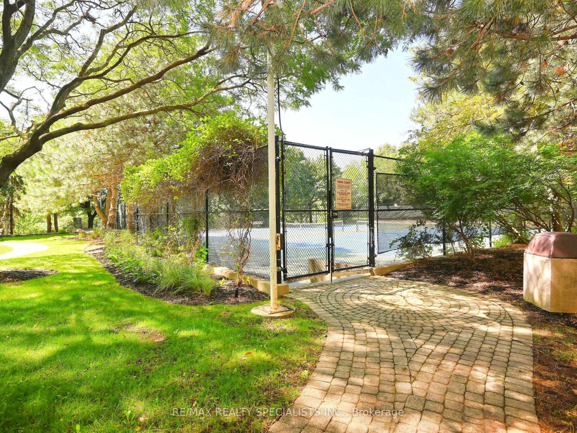 45 Kingsbridge Garden Circ, #308