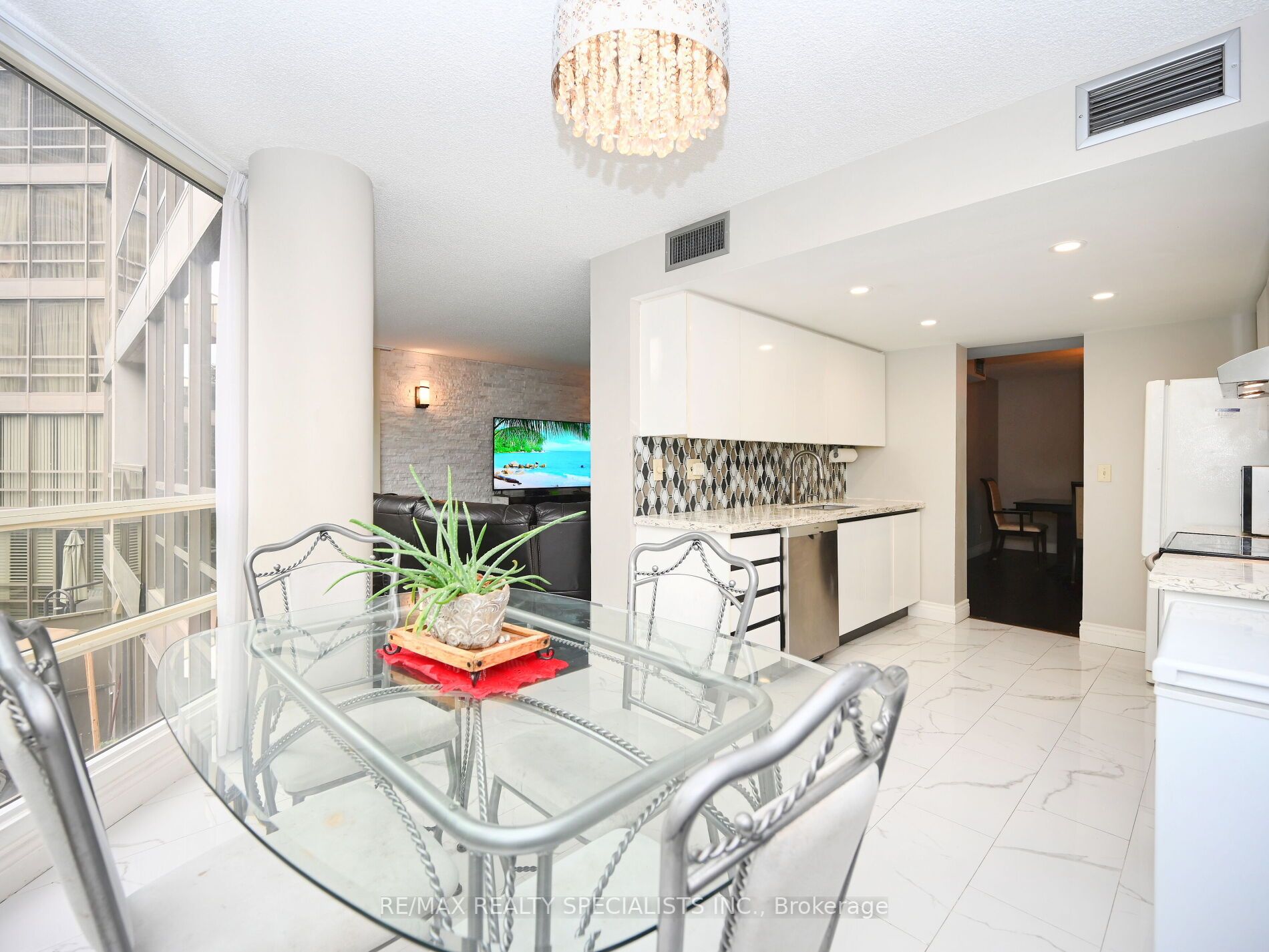 45 Kingsbridge Garden Circ, #308