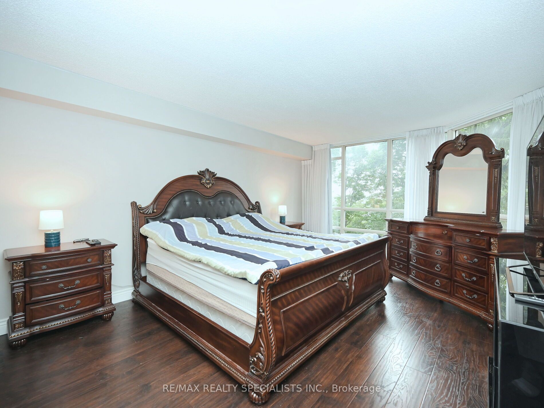 45 Kingsbridge Garden Circ, #308