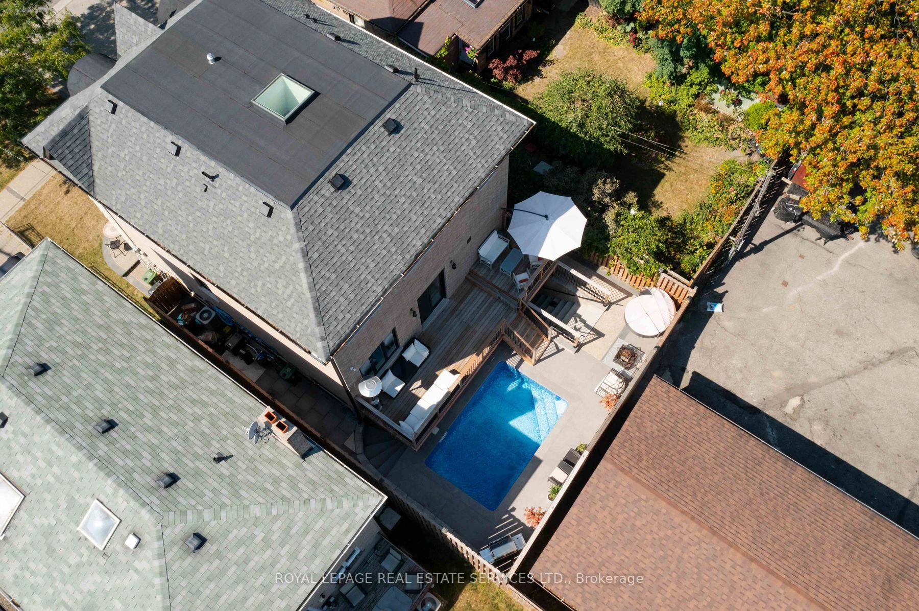 233 Park Lawn Rd