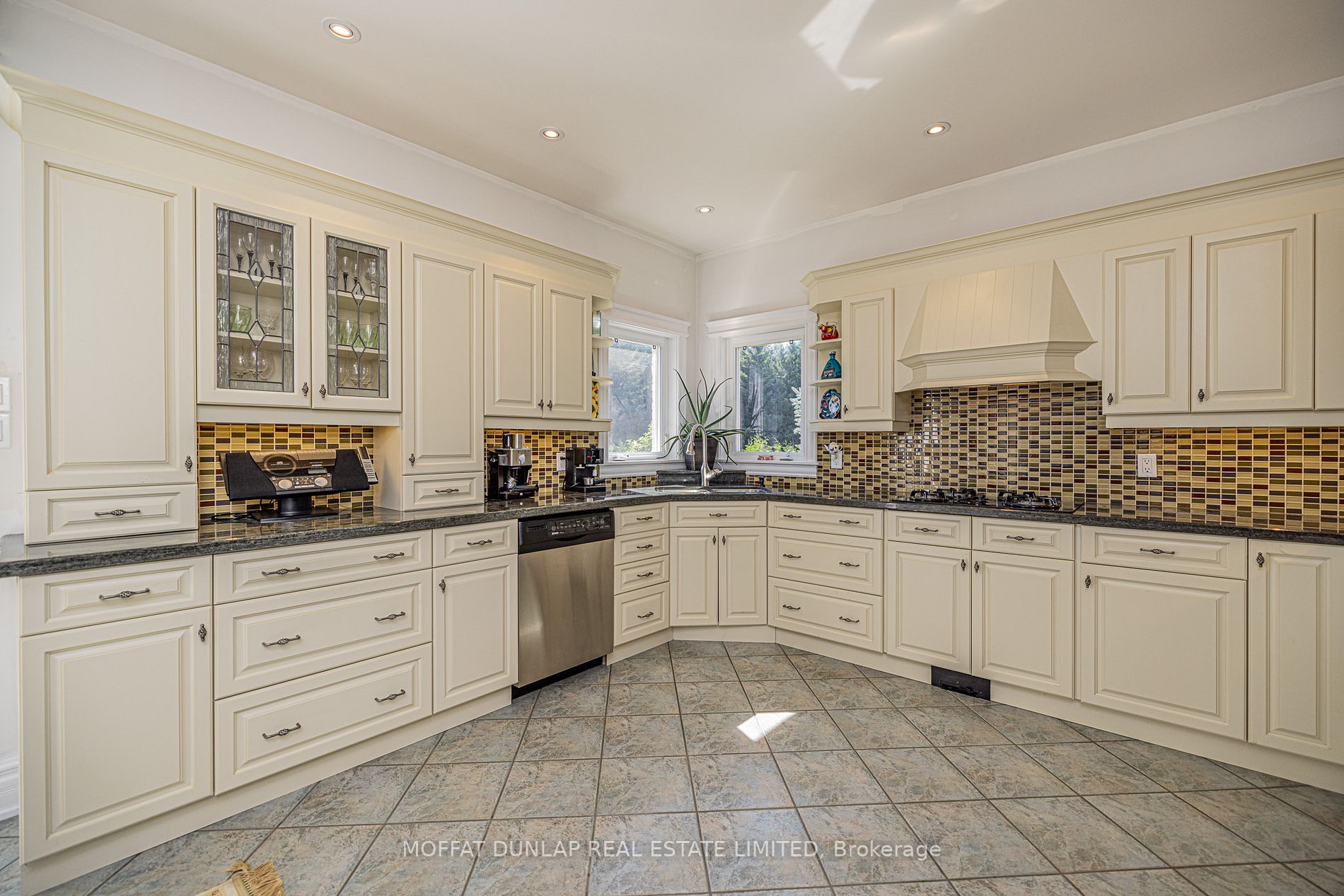 63 Rowley Dr