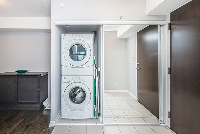 215 Sherway Gardens Rd, #1811