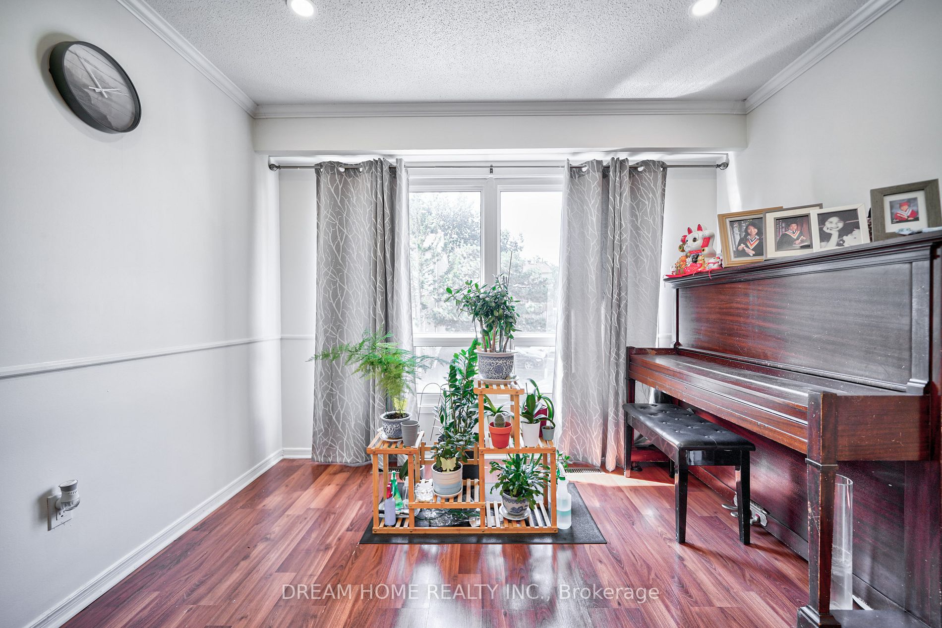 830 Stainton Dr, #3