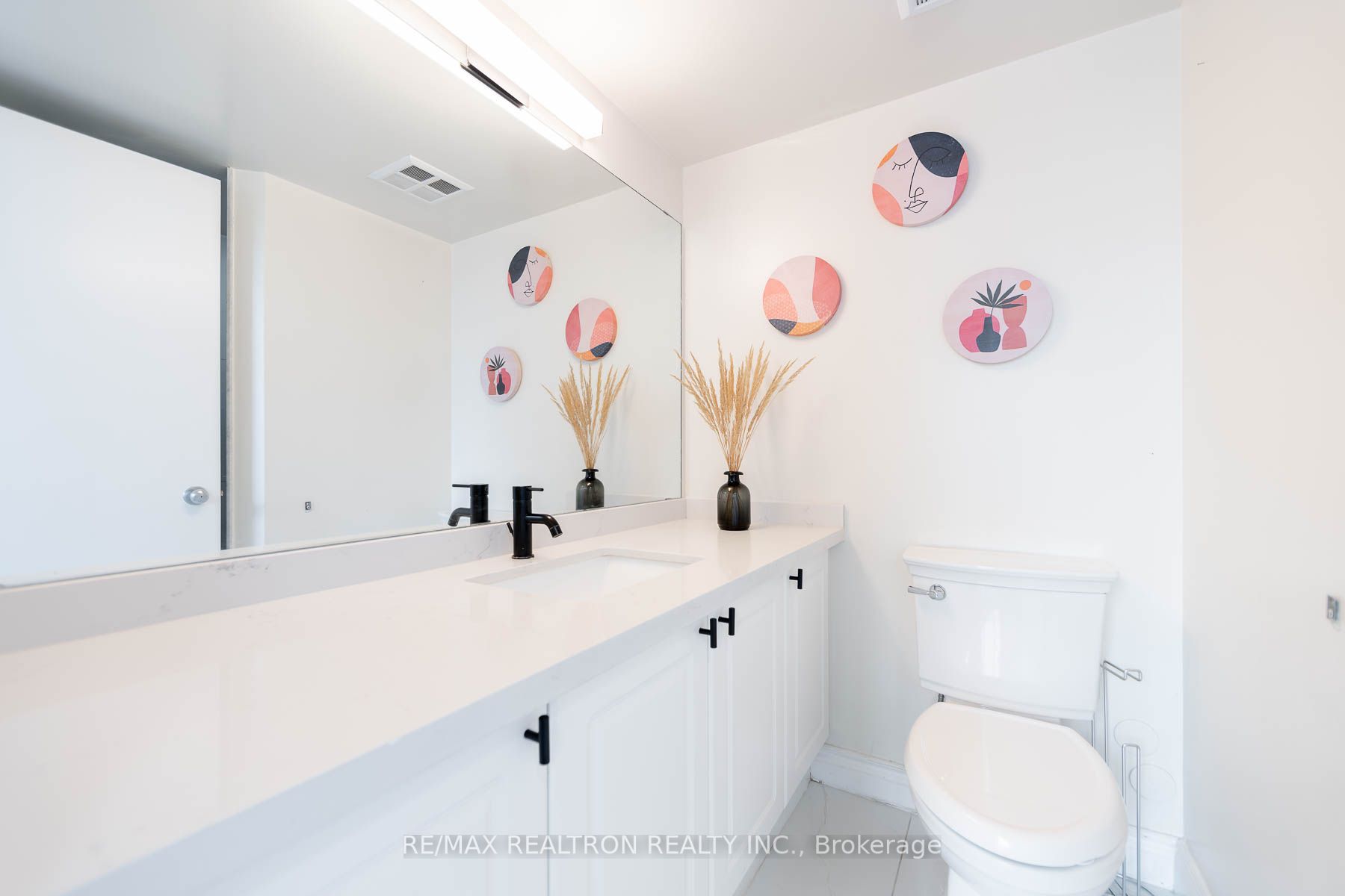 250 Manitoba Street, #616