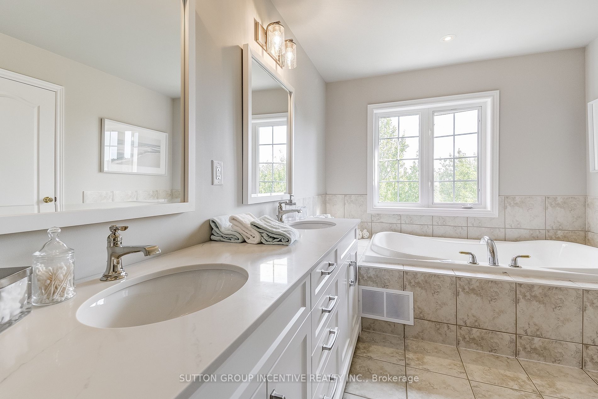3116 Cardross Crt