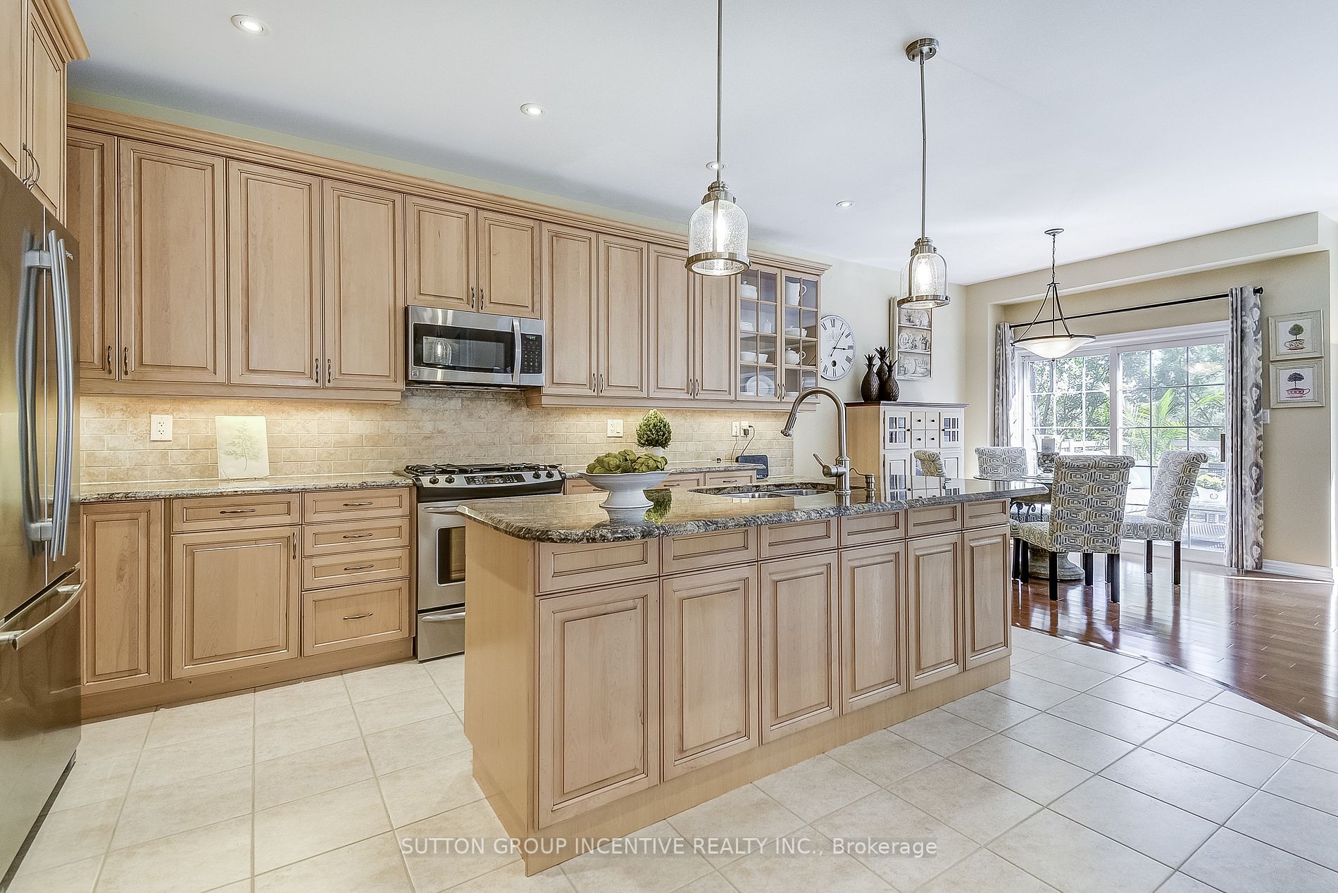 3116 Cardross Crt