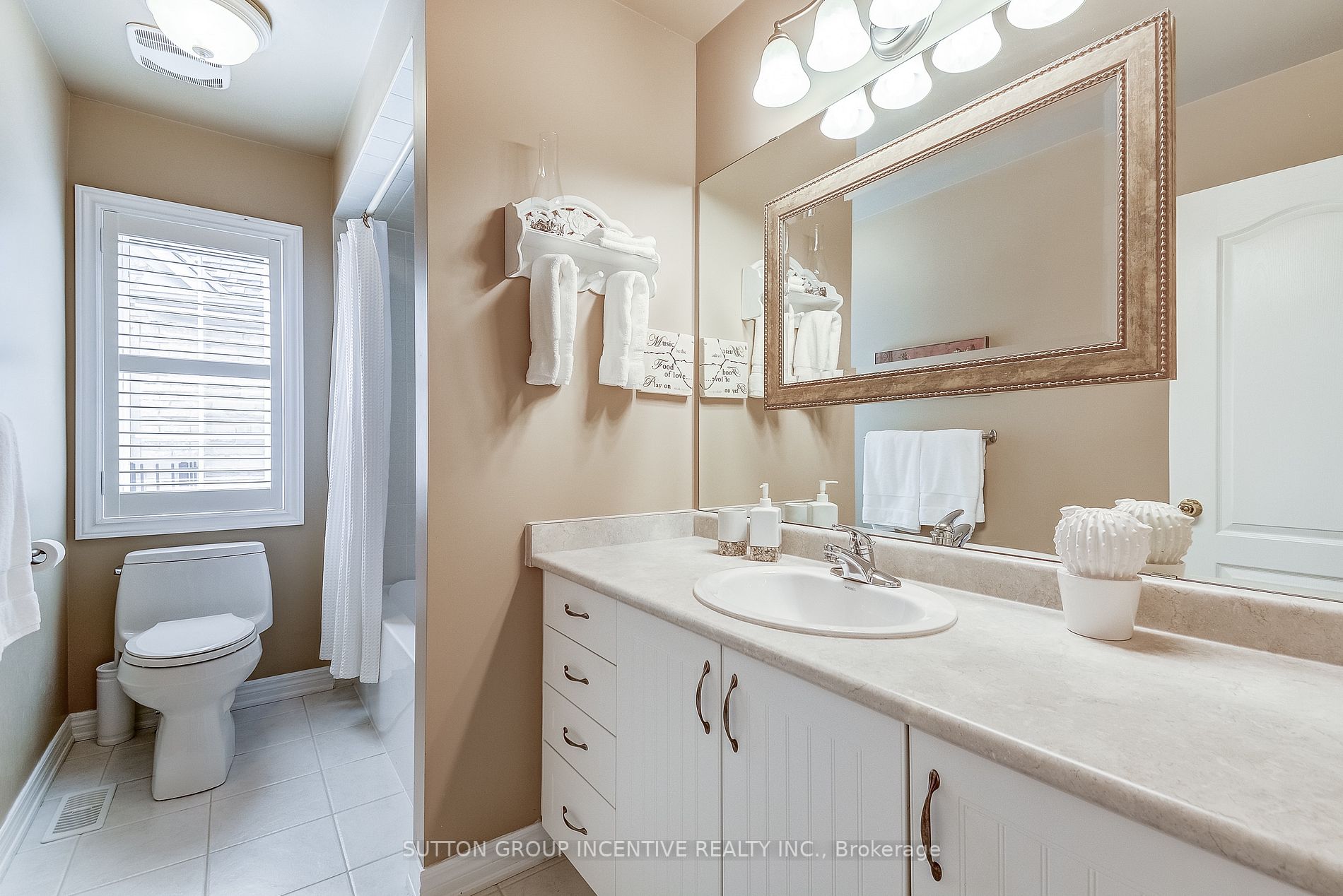 3116 Cardross Crt