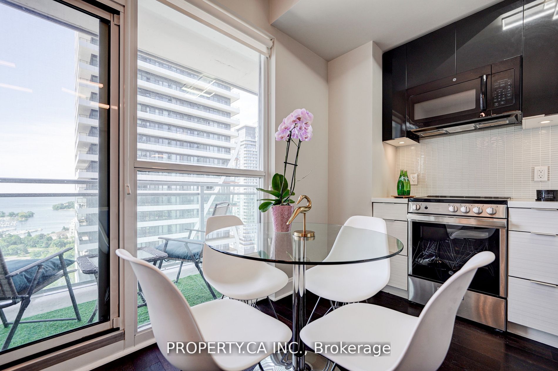 33 Shore Breeze Dr, #2501