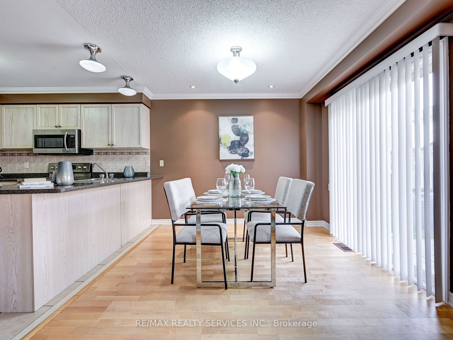 9 Earl Grey Cres