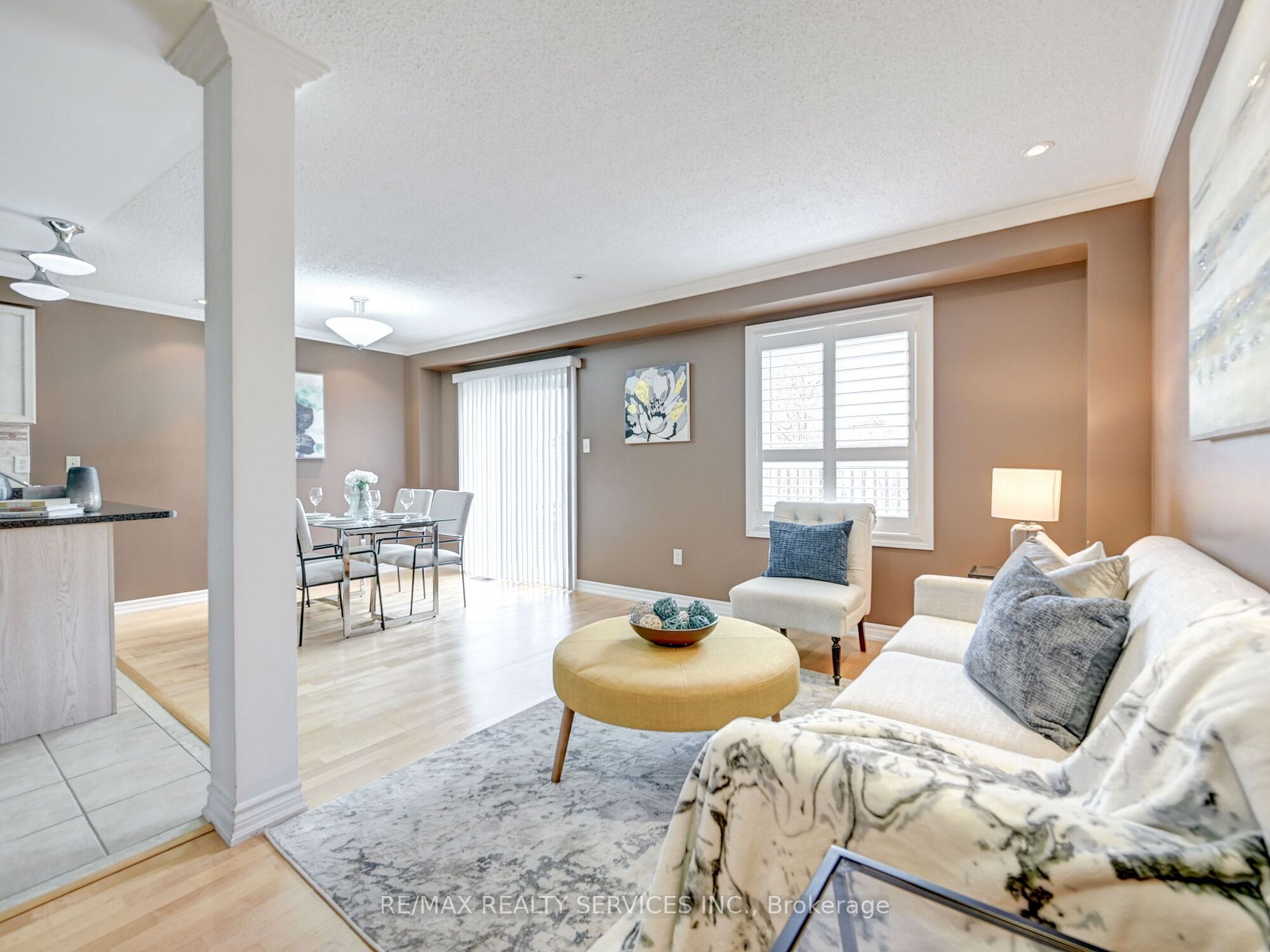 9 Earl Grey Cres