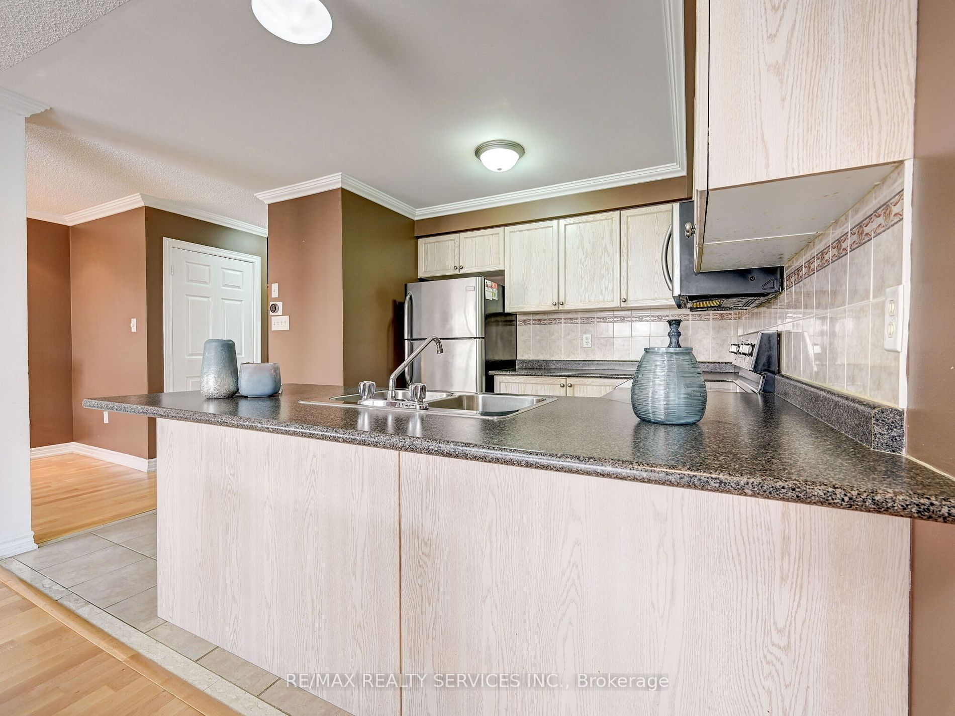 9 Earl Grey Cres