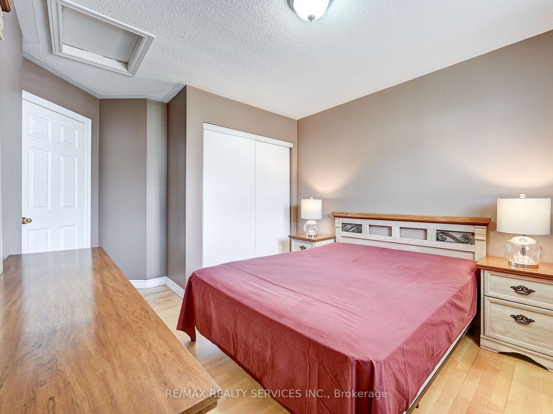 9 Earl Grey Cres